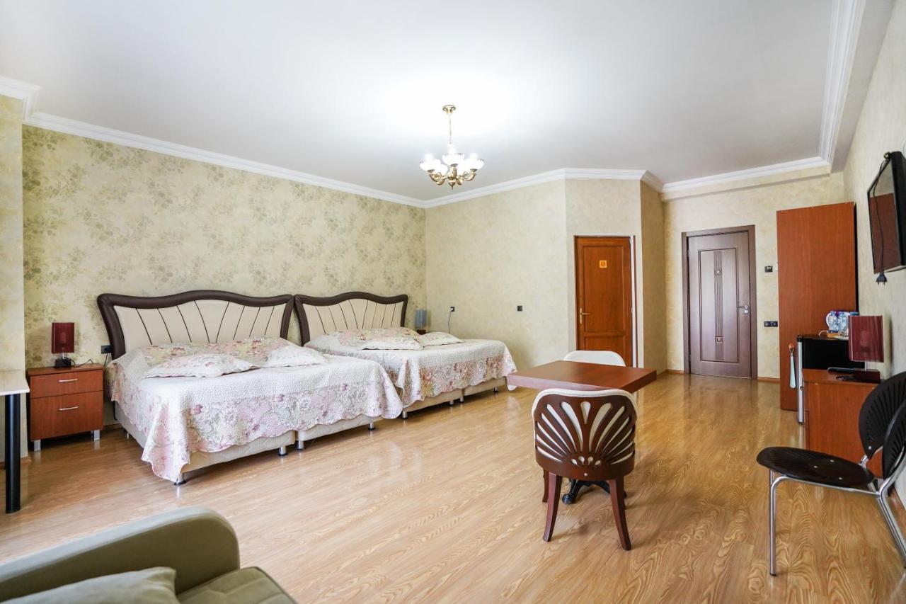 Natali Hotel Borjomi Luaran gambar